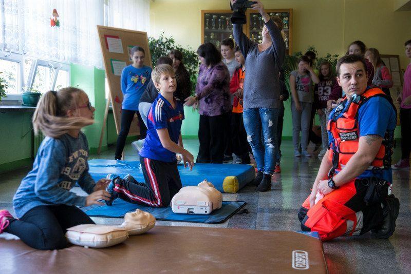 Z danych Wielkiej Orkiestry Świątecznej Pomocy, organizatora akcji, wynika, że udział w piątkowym wydarzeniu zadeklarowało 88 444 osoby z aż 1041 instytucji. To 5333 osoby więcej aniżeli w 2013 (rekordowym) roku.<br/>fot.Kamil Krukiewicz