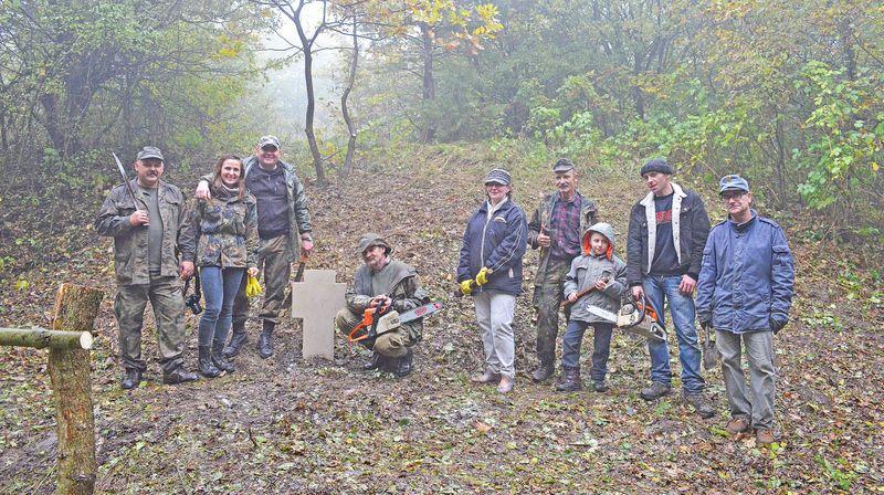 Do końca akcji wytrwała spora grupa pasjonatów historii.
<br/>fot.Aleksandra Białoń