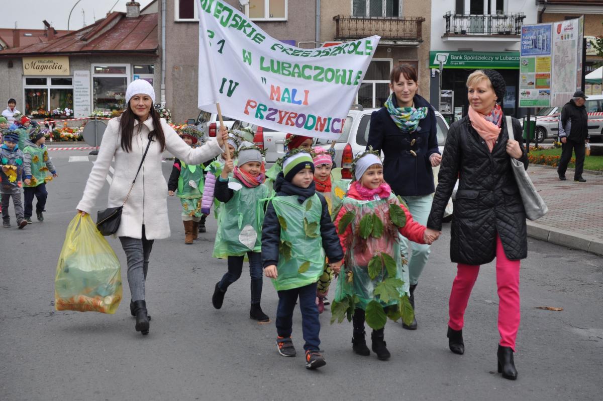 Do pikniku z wielką chęcią dołączali najmłodsi zwolennicy ekologii.<br/>fot.Iwona Buczko