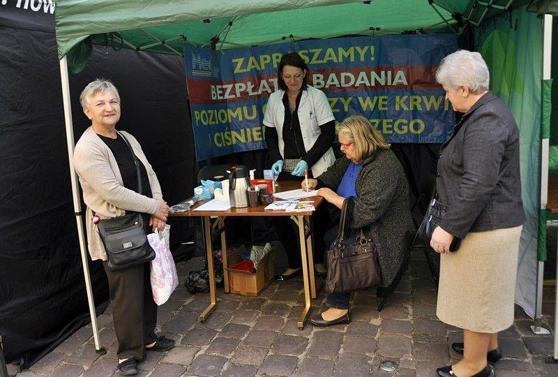 Każdy, kto 6 października odwiedził ul. Grodzką w Jarosławiu, mógł się poddać kompletowi badań medycznych. <br/>fot.Małgorzata Młynarska UM Jarosław