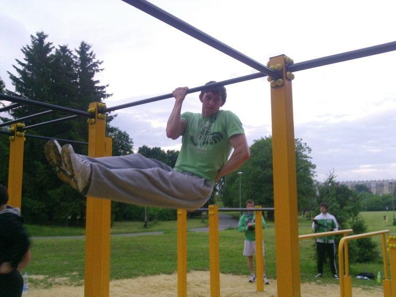Grupę można zobaczyć podczas treningów na placyku przy ulicy Wąskiej w Jarosławiu.<br/>fot.Street Workout Jarosław