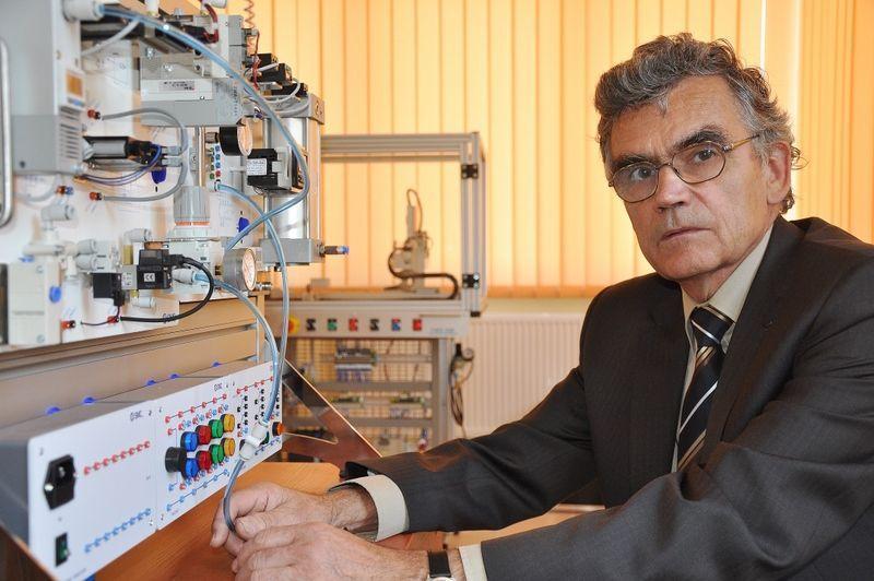 Prof. Łukasz Węsierski (1943 – 2015) był twórcą kierunku studiów mechatronika.<br/>fot.Paweł Bugira