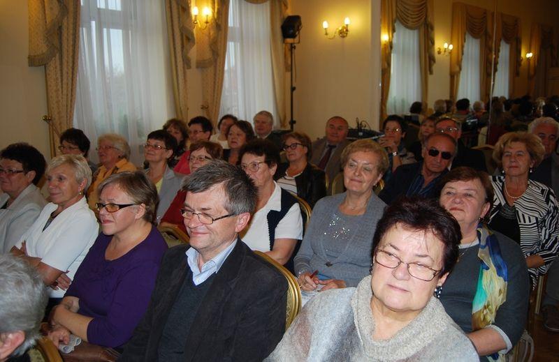 Sala lustrzana w poniedziałkowe popołudnie była wypełniona po brzegi.<br/>fot.Izabela Plęs