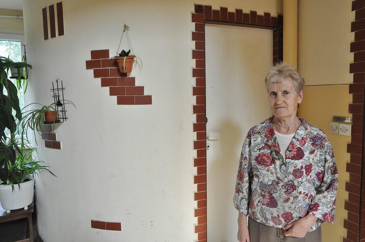 – Nie mam nic przeciwko tym zabudowaniom, ale niech ktoś, kto się na tym zna, powie, że nie stanowią one zagrożenia – wyjaśnia Janina Szymczycha.<br/>fot.Paweł Bugira