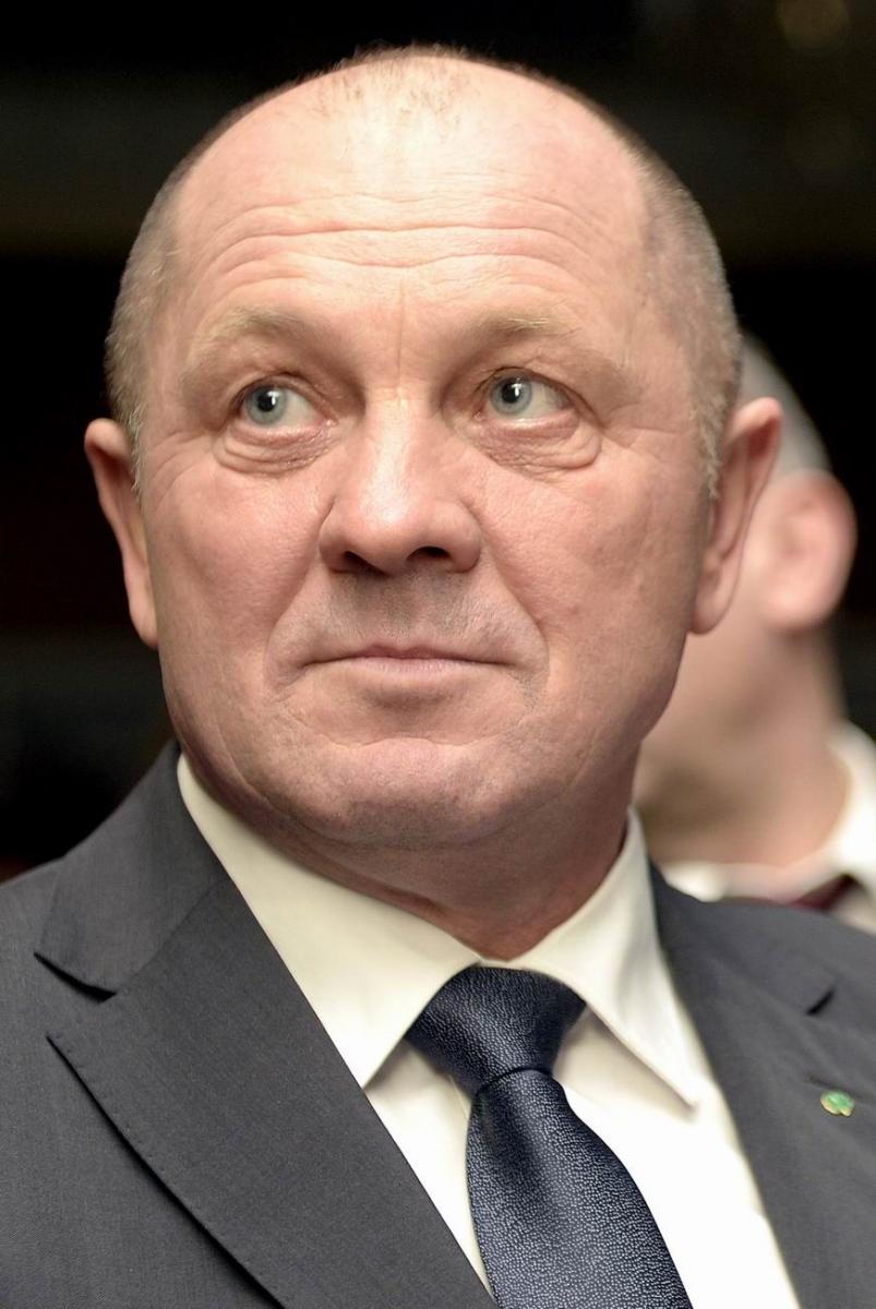 Czy koligacje rodzinne z ministrem Markiem Sawickim pomogły dostać pracę i późniejszy awans w lubaczowskim KRUS-ie?<br/>fot.zbiory własne