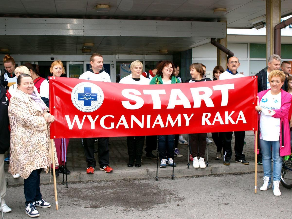 Start imprezy miał miejsce przed bramą główną przemyskiego szpitala wojewódzkiego.<br/>fot.Mariusz Godos