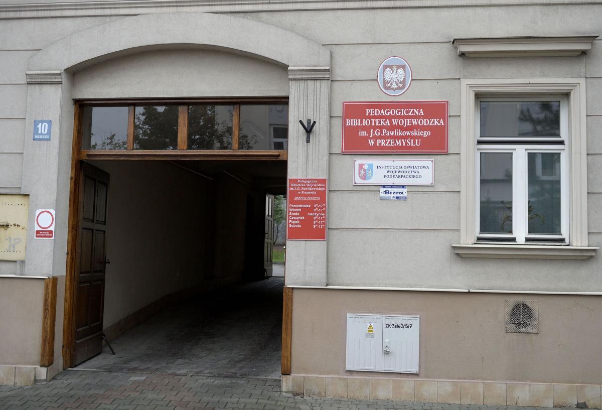 Do końca br. większość pozycji z bogatego, liczącego kilka tysięcy pozycji, księgozbioru anglojęzycznego, przekazanego przez NKJO bibliotece pedagogicznej przy ulicy Śnigurskiego w Przemyślu, będzie już dostępnych.<br/>fot.zbiory własne
