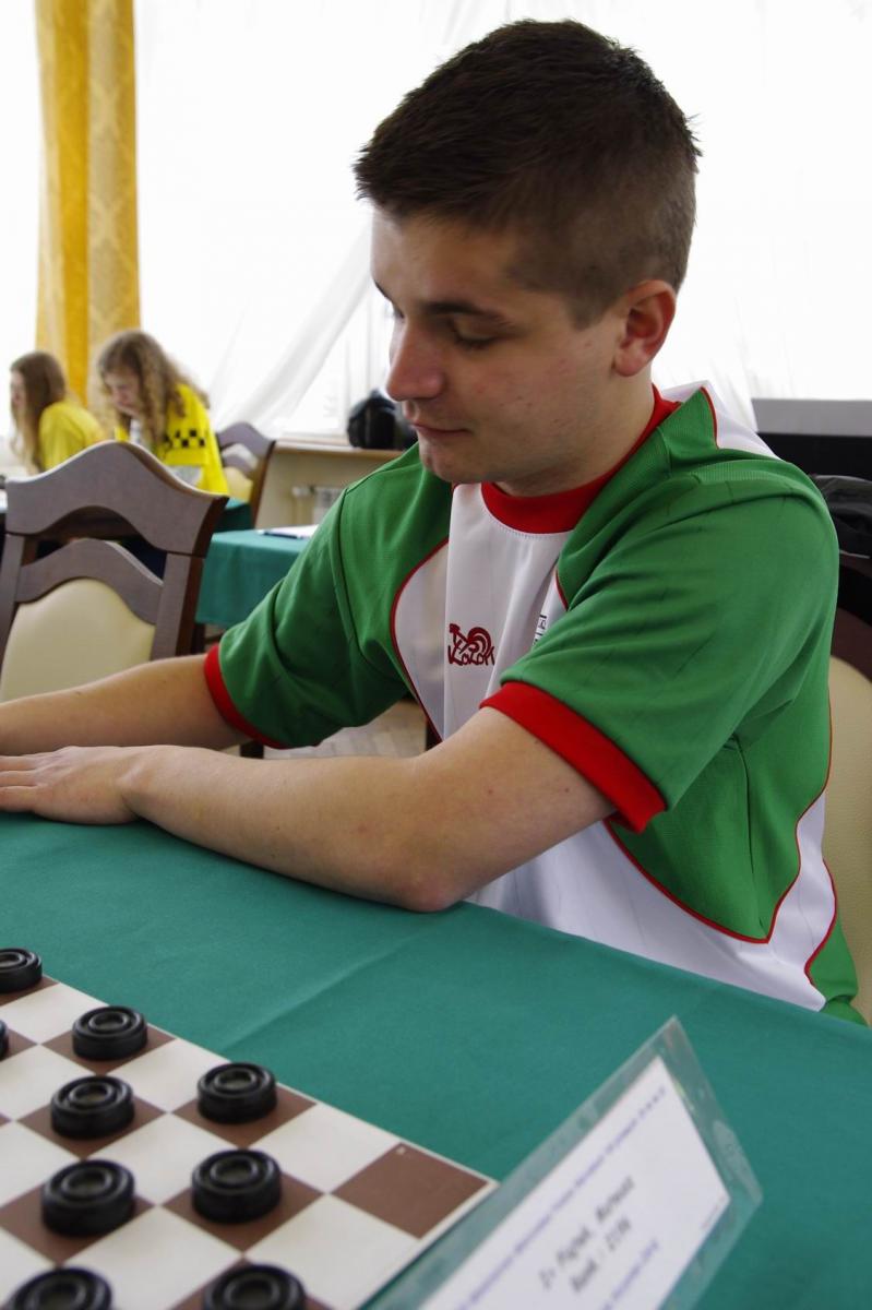 Mateusz Piątek podczas gry.