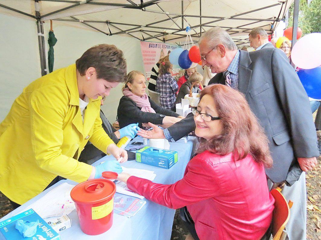 Mieszkańcy powiatu chętnie korzystali z bezpłatnych porad i badań.<br/>fot.Barbara Chmura