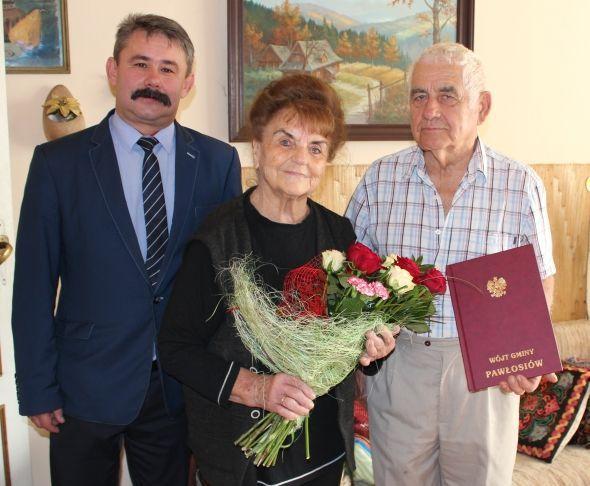 Państwo Anna i Zdzisław Niemczyccy z Malenisk są w związku małżeńskim od 60 lat.<br/>fot.UG Pawłosiów