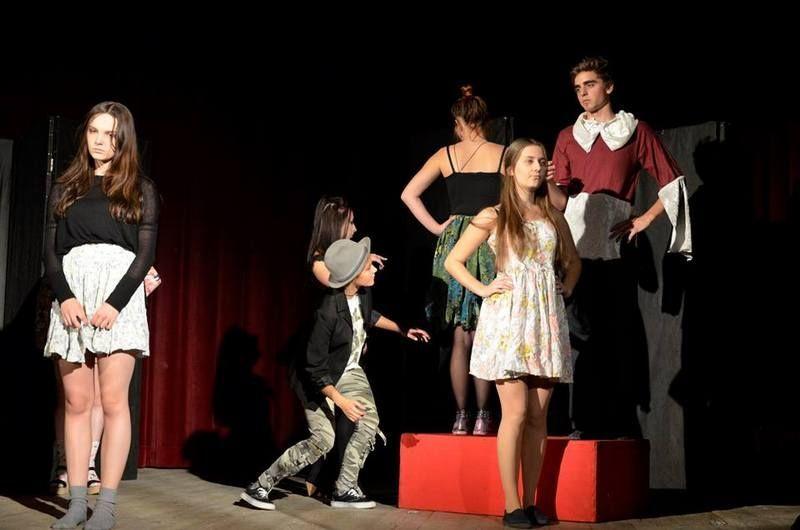 Na scenie w Jarosławiu wystąpiło 12 zespołów teatralnych z całego kraju.<br/>fot.MOK Jarosław