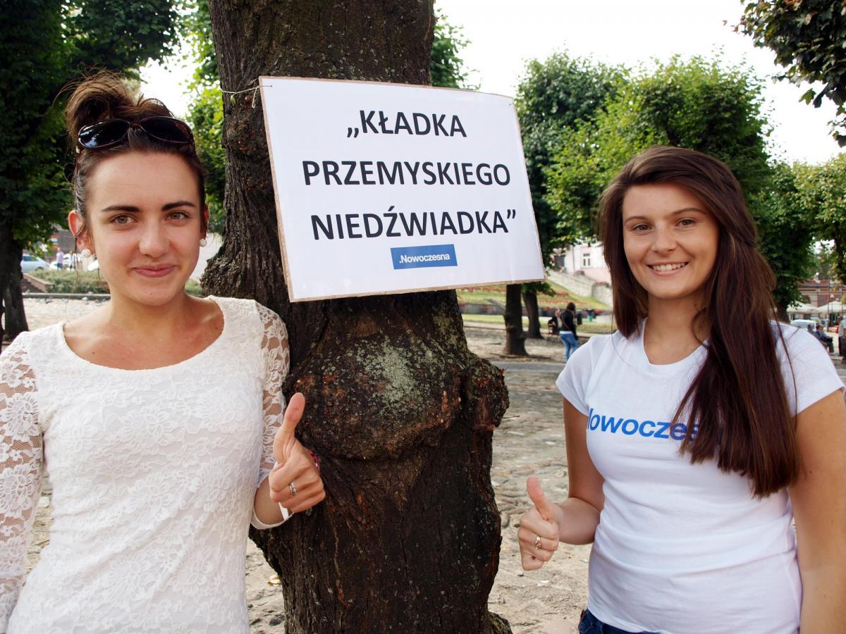 Na przemyskim rynku trwa akcja zbierania podpisów. Organizatorzy zapraszają!<br/>fot.Mariusz Godos