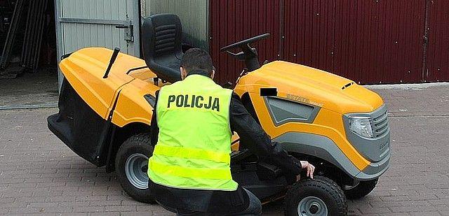 Traktorek ogrodowy został ujawniony w podrzeszowskiej miejscowości.<br/>fot.KPP Jarosław