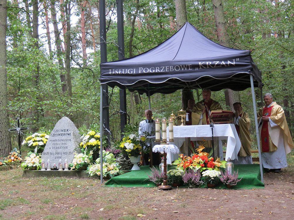 W tym miejscu co roku w pierwszą niedzielę września odprawiana jest msza święta w intencji ofiar.<br/>fot.Barbara Chmura