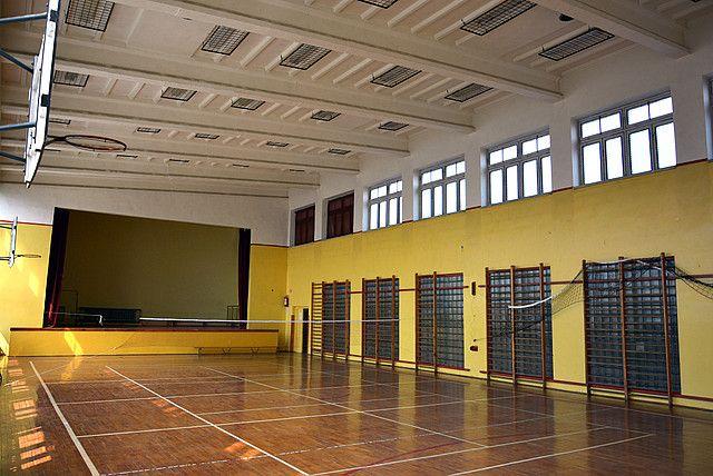 Sala gimnastyczna Publicznego Gimnazjum nr 1 przed modernizacją.<br/>fot.UM Lubaczów