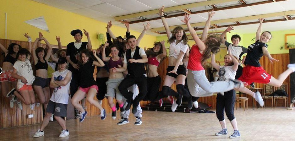 Instruktorzy będą szlifować z uczestnikami dwa style tańca nowoczesnego, a więc dancehall i breakdance.<br/>fot.Zbiory organizatorów