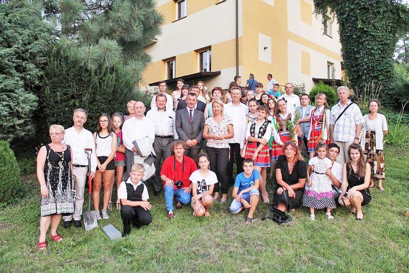 Delegacje przybyłych do Dobkowic reprezentacji Białorusi, Mołdawii i Nadniestrza. <br/>fot.Mirosław Buczko