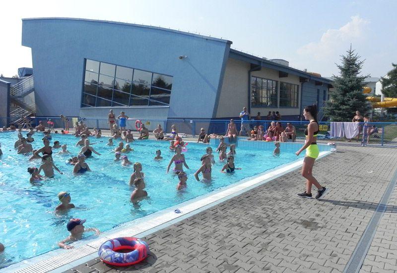 Wodny aerobik to najnowsza oferta Miejskiego Ośrodka Sportu i Rekreacji w Jarosławiu. Od wtorku zajęcia odbywają się codziennie, w g. 17 – 18.
<br/>fot.archiwum MOSiR