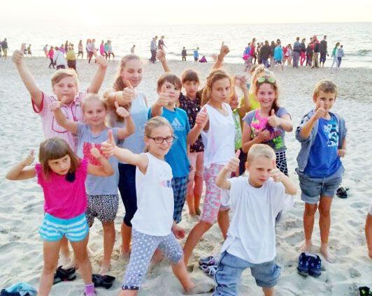 Dzieci ze świetlicy „Arka” w Jarosławiu nad morzem bawiły się wyśmienicie. 
<br/>fot.www.krolowajaroslaw.pl