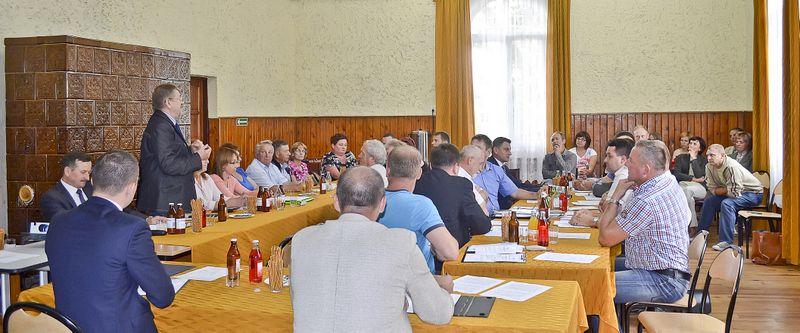 Podczas jednego posiedzenia zadecydowano o losie dwóch placówek oświatowych – SP w Bachowie oraz SP w Reczpolu.<br/>fot.Aleksandra Białoń