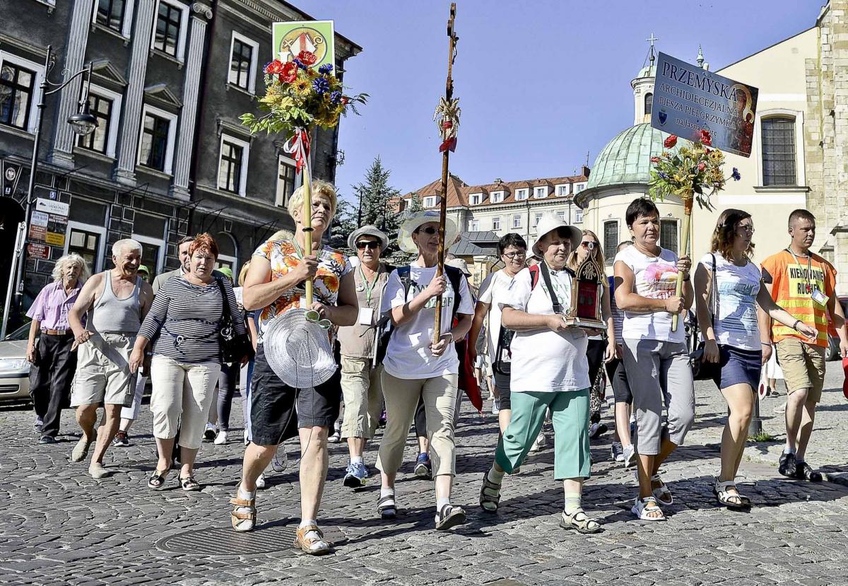 Z Przemyśla na liczący ok. 380 km szlak pielgrzymi wyruszyli 4 bm.<br/>fot.zbiory własne