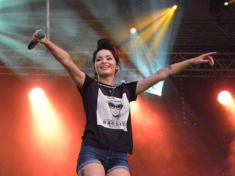 Występ Eweliny Lisowskiej przyciągnął tłumy fanów.<br/>fot.UG Tryńcza