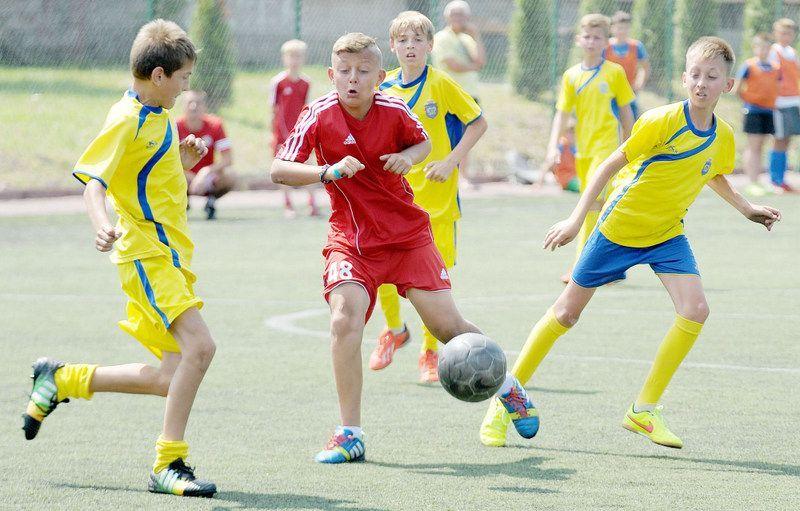 Orlik Przemyśl 2005 (czerwone stroje) – Karpaty Lwów.<br/>fot.Łukasz Delmanowicz