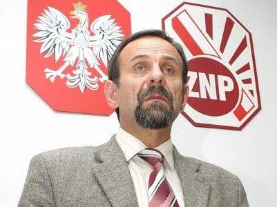 – Problemy nauczycieli biorą się głównie z niżu demograficznego, likwidacji szkół, ale nie tylko. Także zmieniona podstawa programowa w szkołach ponadgimnazjalnych odbiła się na etatach – mówi prezes okręgu podkarpackiego Związku Nauczycielstwa Polskiego Stanisław Kłak.<br/>fot.ZNP Brzozów