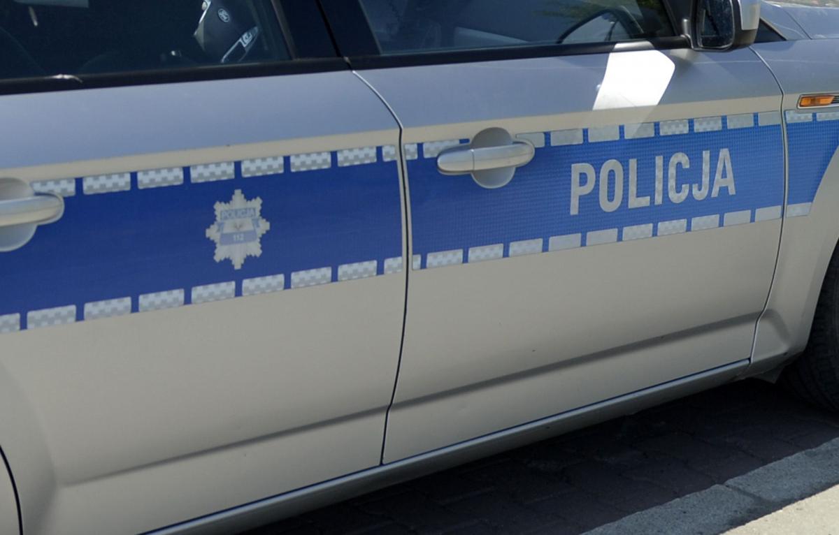 Policjanci wrócili na miejsce zdarzenia i ponownie prowadzą tam oględziny.<br/>fot.zbiory własne