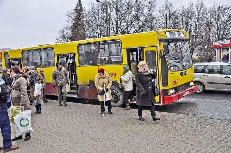 Korzystający z komunikacji miejskiej muszą się liczyć z niewielkimi przesunięciami w godzinach odjazdów autobusów. Korekty dotyczą 4 linii kursujących na terenie Przemyśla.<br/>fot.archiwum