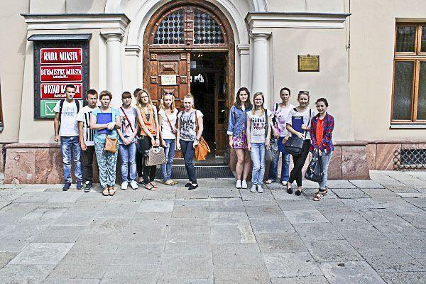 Jarosławscy ankieterzy Programu Odpowiedzialnej Sprzedaży Stop 18. <br/>fot.Witold Ilić