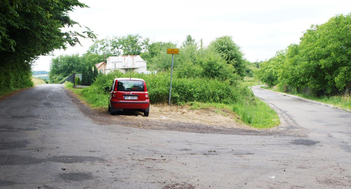 Ulica Łętowska (z lewej) to trochę peryferie miasta, zlokalizowana jest powyżej osiedla Rycerskie, prowadzi – jak sama nazwa wskazuje – do podprzemyskiej Łętowni.<br/>fot.Mariusz Godos