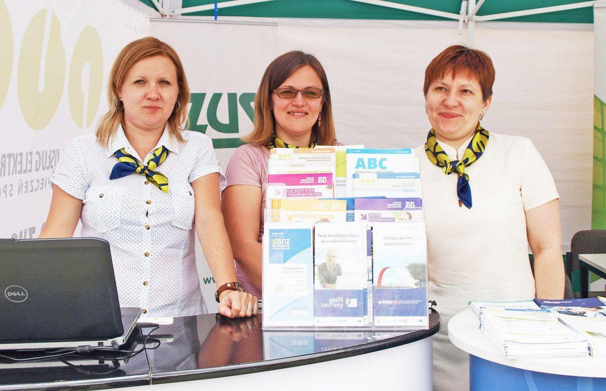 Przedstawiciele ZUS i PIP przez trzy godziny udzielali na przemyskim Rynku bezpłatnych porad prawnych z zakresu prawa pracy i kwestii ZUS-owskich.<br/>fot.Mariusz Godos