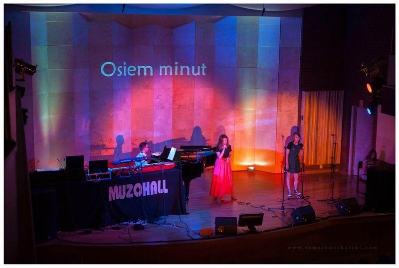 Muzohall to kolejny po Old & New koncert lubaczowskich uczennic PSM, w których zaprezentowały piosenki gwiazd polskiej muzyki. <br/>fot.archiwum organizatora