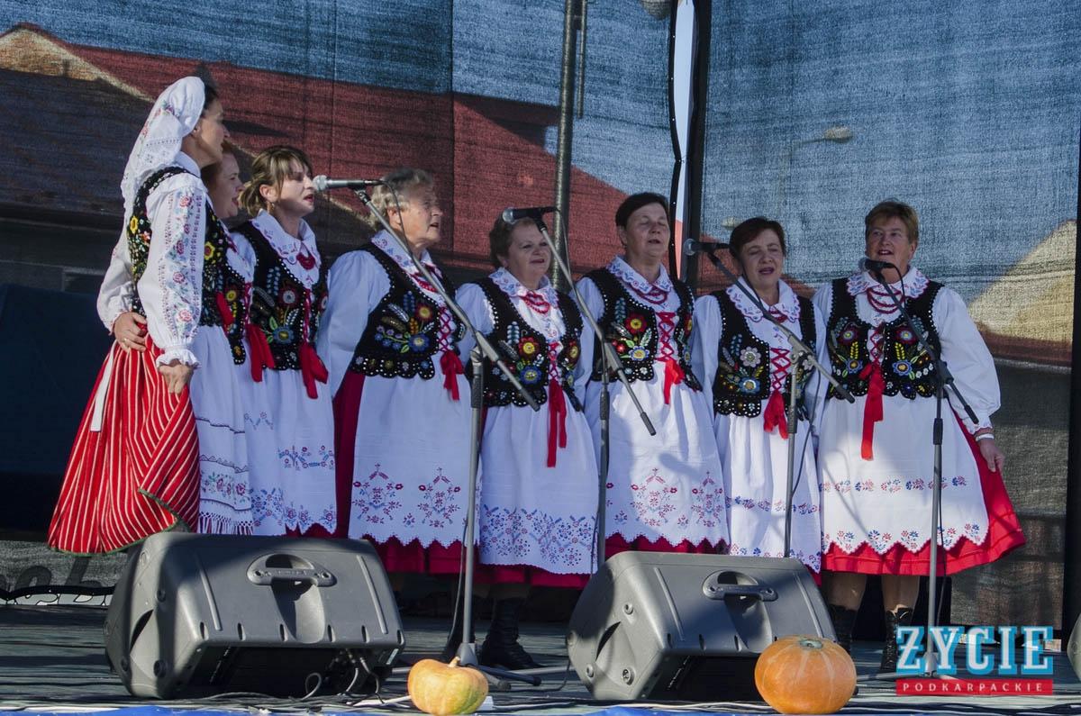 Oskar Kolberg poświęcił swoje życie badaniu kultury ludowej, dlatego 200. rocznicę jego urodzin nie można było uczcić inaczej, jak przez występy zespołów folklorystycznych.<br/>fot.Tomasz Mielnik