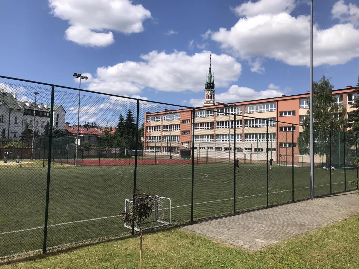Liga rozegrana zostanie na boisku Orlik przy Szkole Podstawowej nr 4 w Przemyślu.<br/>fot.ze zbiorów własnych