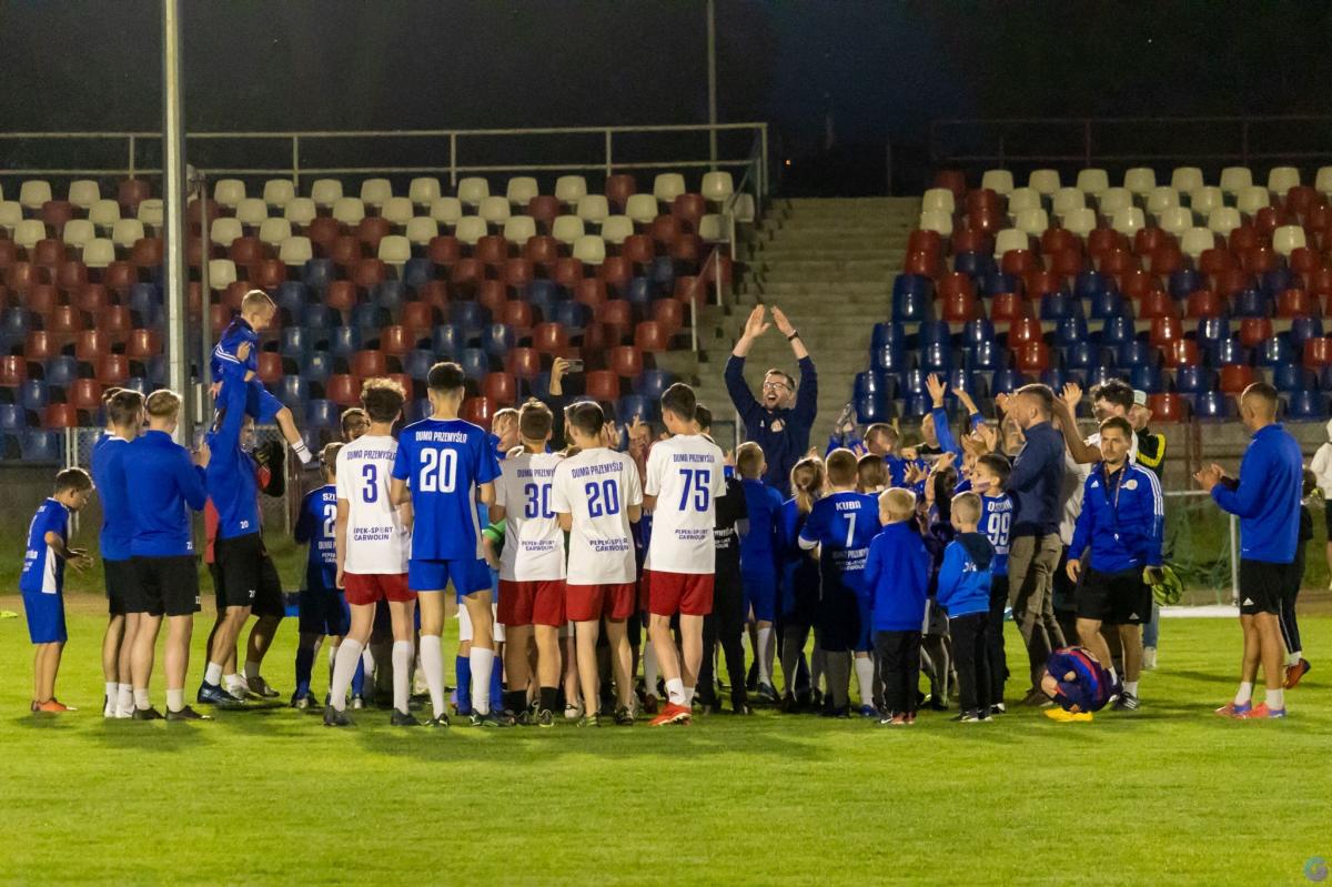 To wszystko dla nich... Ta młodzież jest przyszłością 114-letniej Polonii Przemyśl.<br/>fot.Grzegorz Gajdzik