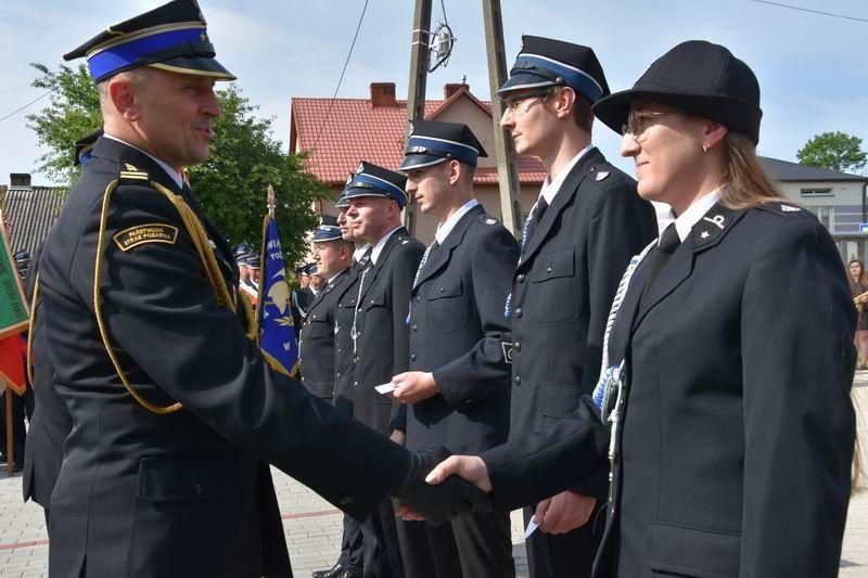 Jubileusz 110-lecia działalności świętowała w niedzielę 28 maja, jednostka Ochotniczej Straży Pożarnej z Ujeznej. Był on okazją do wręczenia medali i wyróżnień najbardziej zasłużonym druhom.<br/>fot.UG Przeworsk
