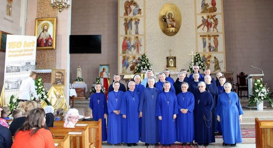 Siostry Służebniczki Najświętszej Maryi Panny Niepokalanego Poczęcia świętowały 28 maja 150-lecie posługi w kosienickiej parafii.<br/>fot.Agata Godos/UG Żurawica