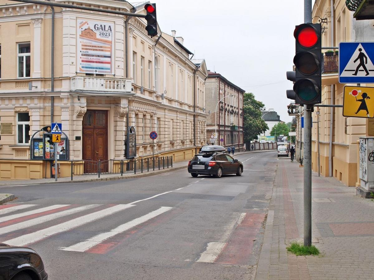 Przebudowa ulicy Dworskiego rozpocznie się na wysokości skrzyżowania z ulicą Konarskiego, w stronę niedawno oddanej do użytku po generalnym remoncie ulicy Siemiradzkiego.<br/>fot.Mariusz Godos