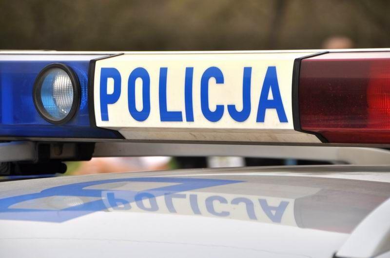 Policjanci apelują, by podczas transakcji w sieci nigdy nie otwierać podsyłanych nam od nieznajomych linków i nie podawać żadnych danych.<br/>fot.archiwum ŻP