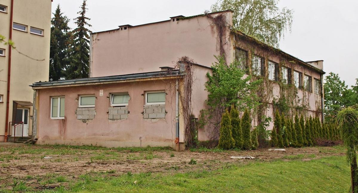 Sala sportowa przy ul. Wysockiego w Przemyślu wymaga remontu. Jeśli do niego nie dojdzie, stanie się ruiną. Szkoda...<br/>fot.Mariusz Godos