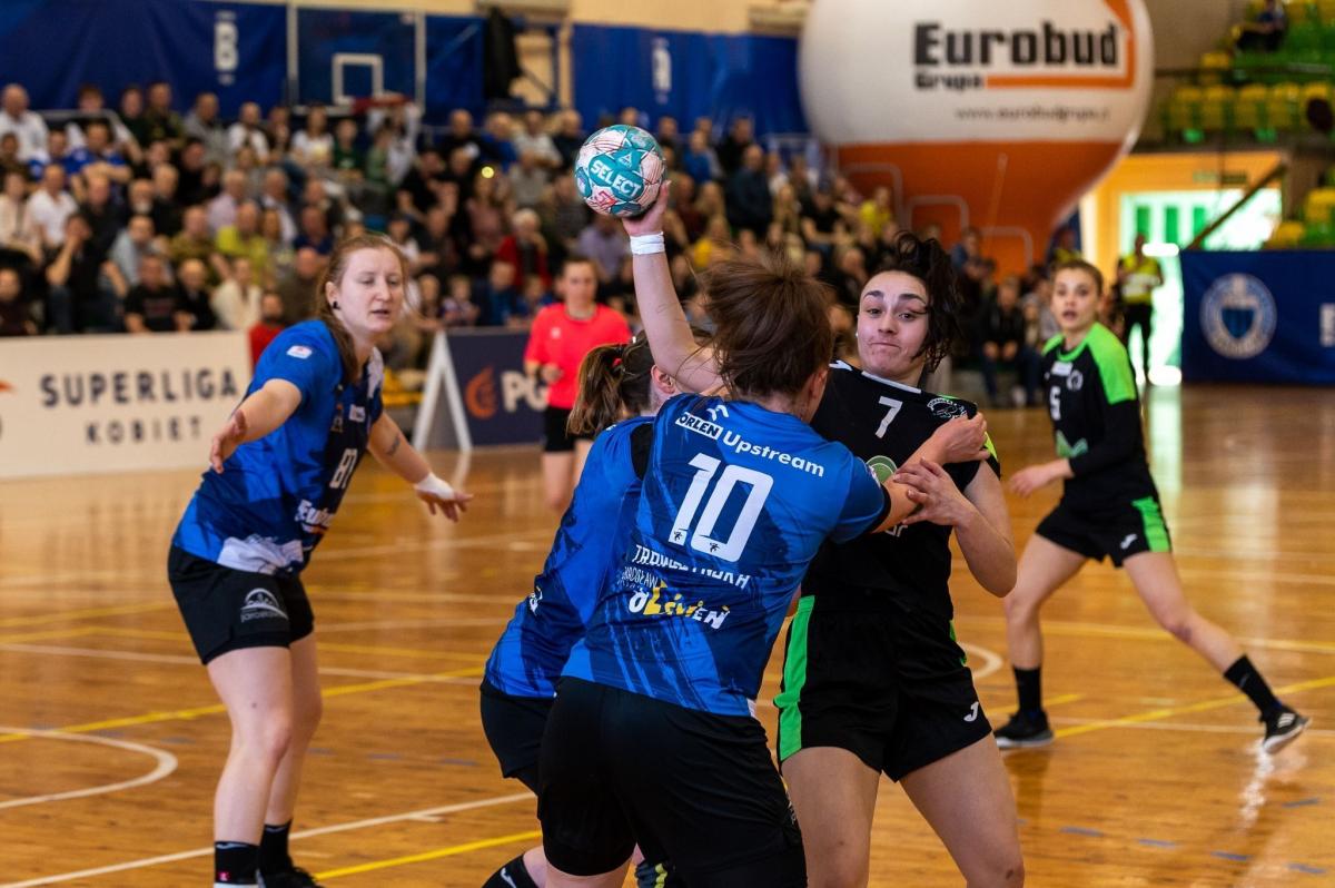 Gdyby jarosławianki zagrały w defensywie tak, jak choćby w spotkaniu z Galyczanką Lwów, mogłyby pomyśleć o szczęśliwym finale meczu z FunFloor Perłą Lublin. Ale, niestety, zagrały znacznie gorzej. Efekt nie mógł być inny.<br/>fot.PGNiG Superliga Piłki Ręcznej Kobiet