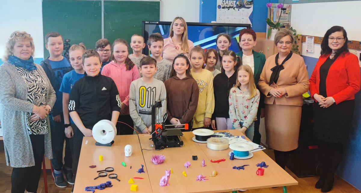 Interaktywne warsztaty z wykorzystaniem najnowszych technologii, prowadzone pod okiem koordynatorek, były dla uczniów wspaniałą przygodą.<br/>fot.ze zbiorów własnych