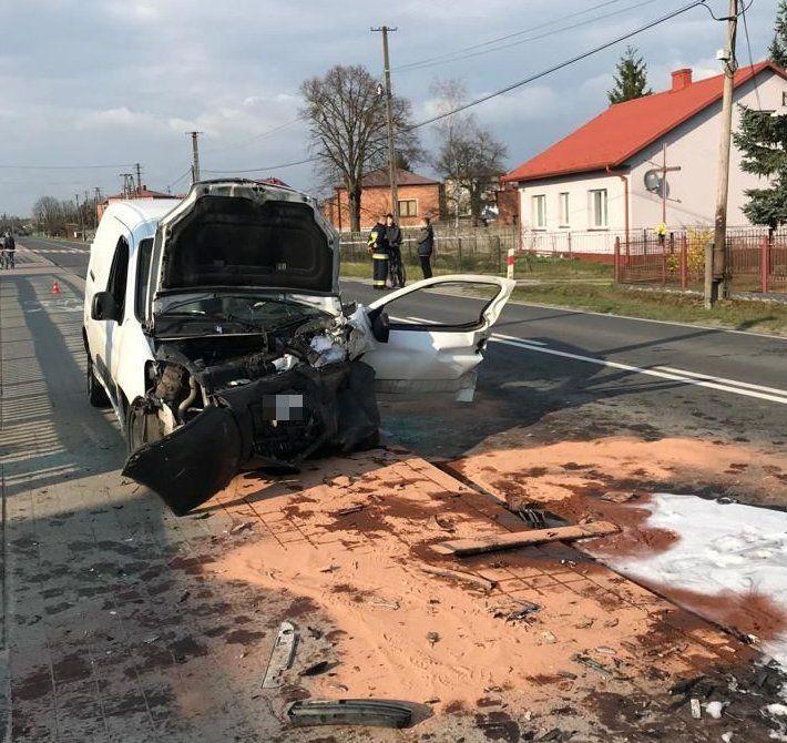 Na czas trwania prowadzonych przez policję czynności droga była zablokowana. <br/>fot.KPP Stalowa Wola