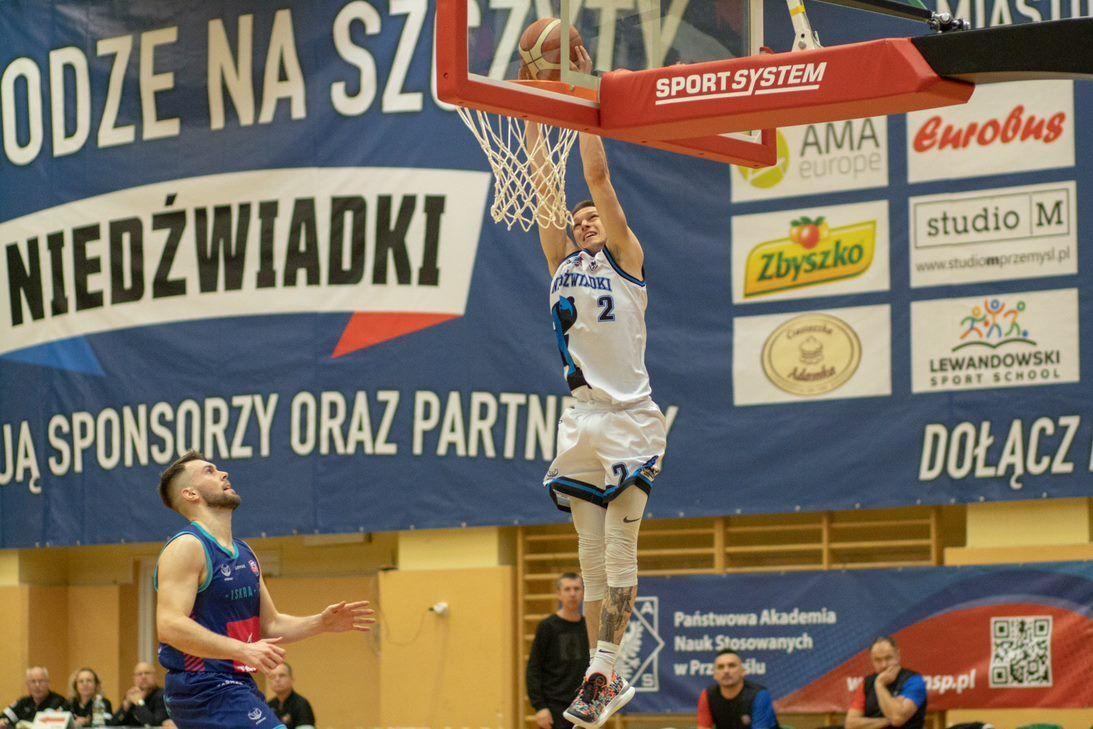 Radosław Skubiński dostał w Krakowie sporo minut na parkiecie. Odwdzięczył się 11 punktami, 5 zbiórkami, 4 asystami i 5 przechwytami.<br/>fot.Grzegorz Gajdzik