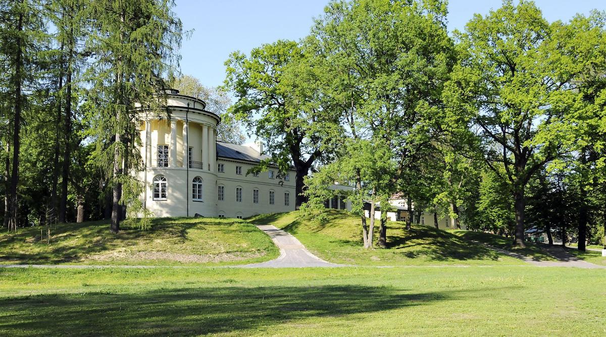 W zamieszczanych na TikToku materiałach można obejrzeć XIX-wieczne pałacowe wnętrza, pamiątki po założycielach, a także pałacowy park w Zarzeczu.<br/>fot.Muzeum Kamienica Orsettich