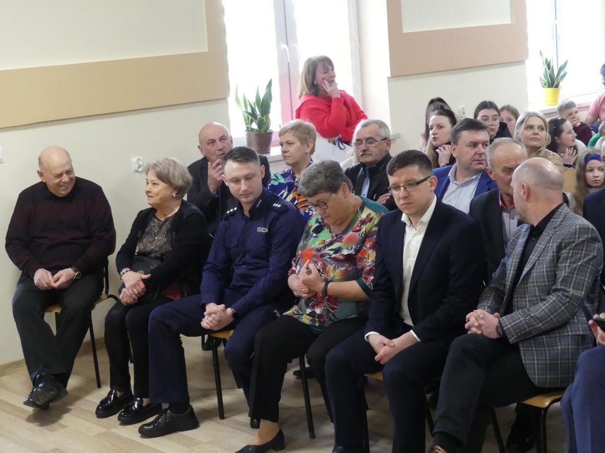 Wśród gości honorowych XXIII Sejmiku Folklorystycznego znaleźli się m.in.: wójt gminy Krzywcza Wacław Pawłowski,  poseł Marek Rząsa, poseł Mieczysław Kasprzak, członek Zarządu Województwa Podkarpackiego Anna Huk, starosta przemyski Jan Pączek,  przewodniczący Rady Powiatu Przemyskiego Wojciech Bobow