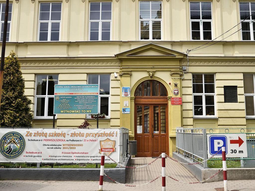 Od przyszłego roku szkolnego w Zespole Szkół Drogowo-Geodezyjnych i Licealnych w Jarosławiu rozpocznie działalność Technikum Drogowe.<br/>fot.ze zbiorów własnych