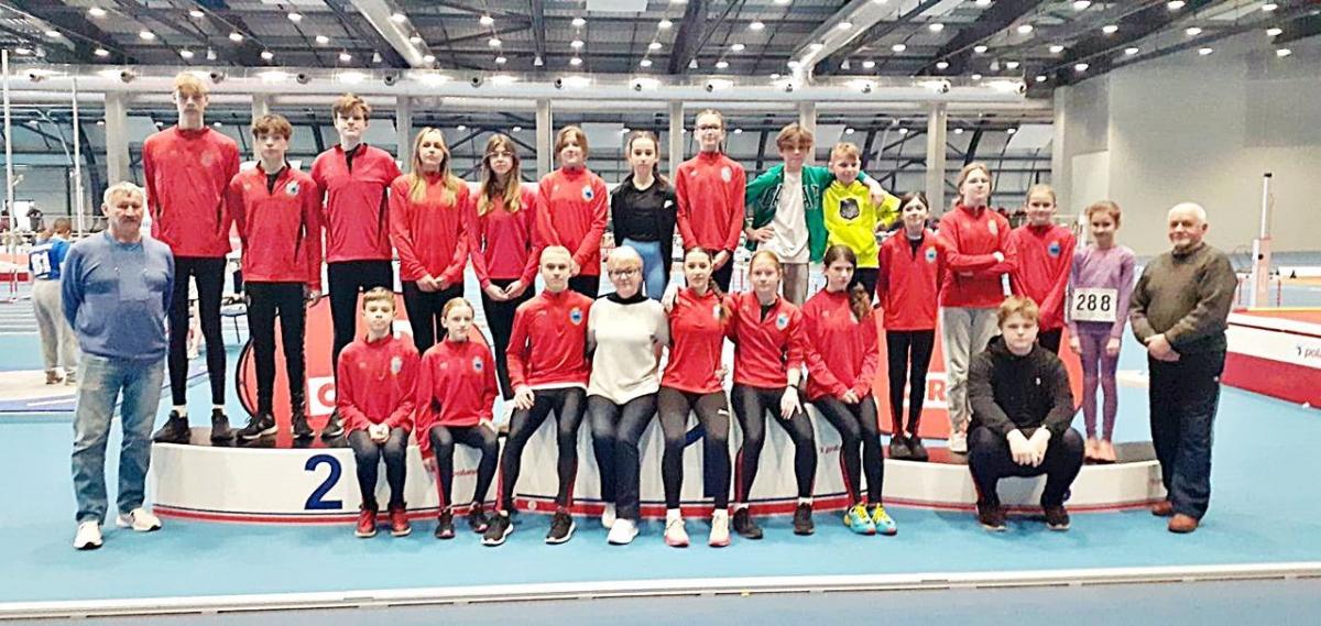 Najmłodsi adepci „królowej sportu” z UKS Tempo 5 Przemyśl przywieźli z Rzeszowa 13 medali.<br/>fot.ze zbiorów własnych